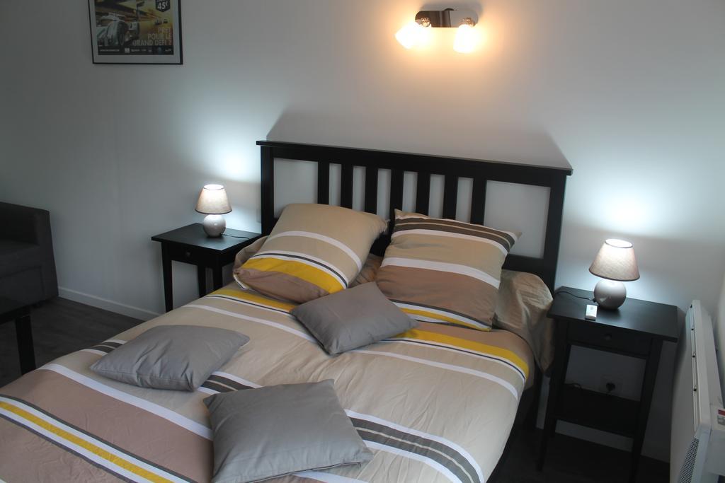 Le Champ De La Ferme Bed and Breakfast Saint-Gervais en-Belin Εξωτερικό φωτογραφία