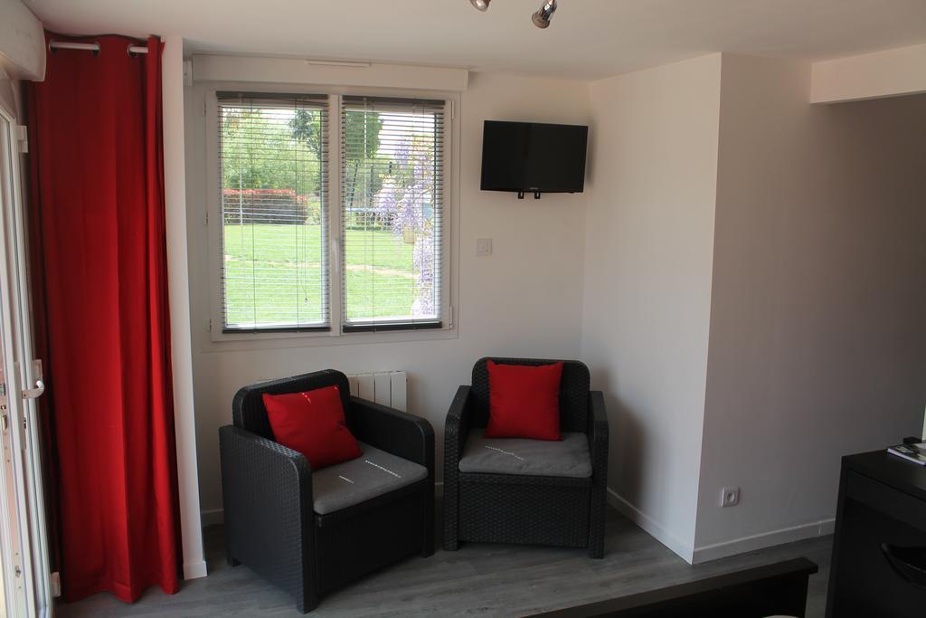 Le Champ De La Ferme Bed and Breakfast Saint-Gervais en-Belin Εξωτερικό φωτογραφία